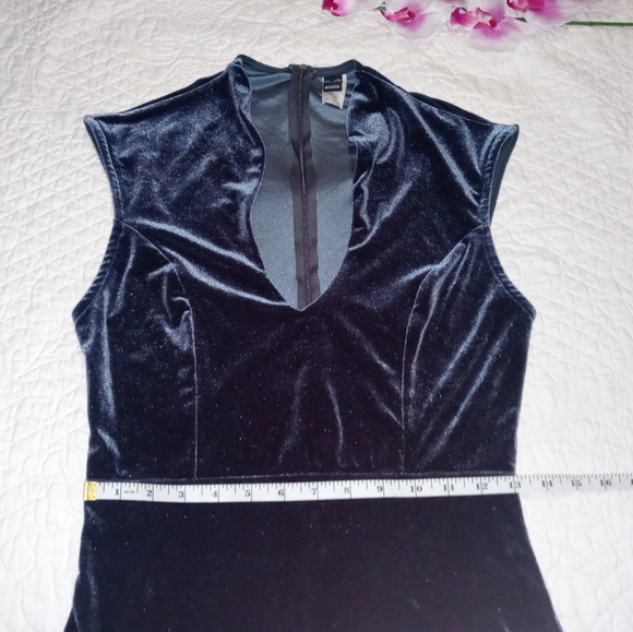WINDSOR WOMEN'S SLEEVELESS VELVET DRESS SIZE LARGE - Picture 8 of 15